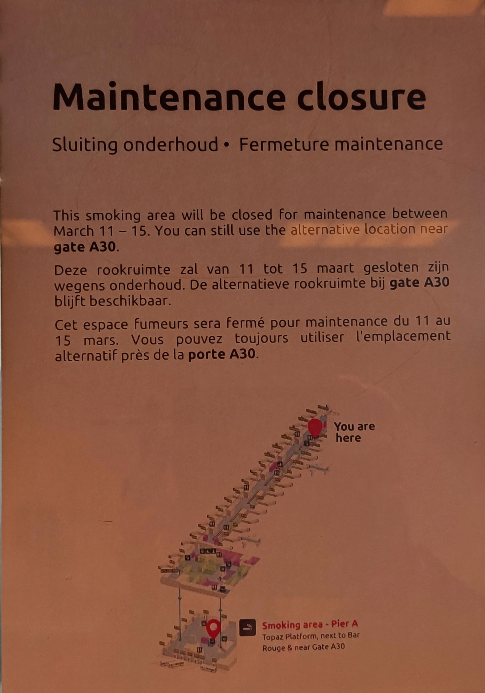 A67/A63号登机口附近的吸烟室