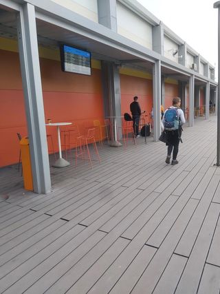 Budapest airport smoking