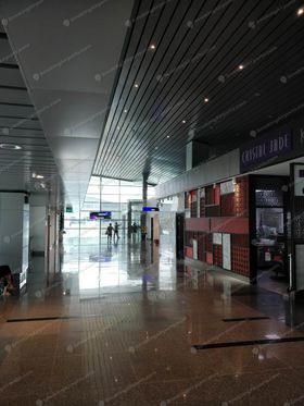 Terminal 2 corridor at Da Nang Airport leading toward Crystal Jade Kitchen and smoking area