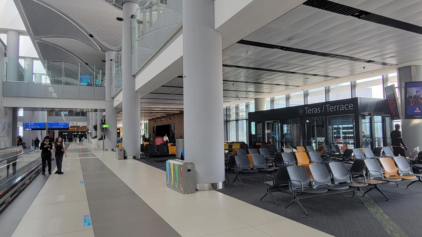 Smoking Terraces in Gate F area