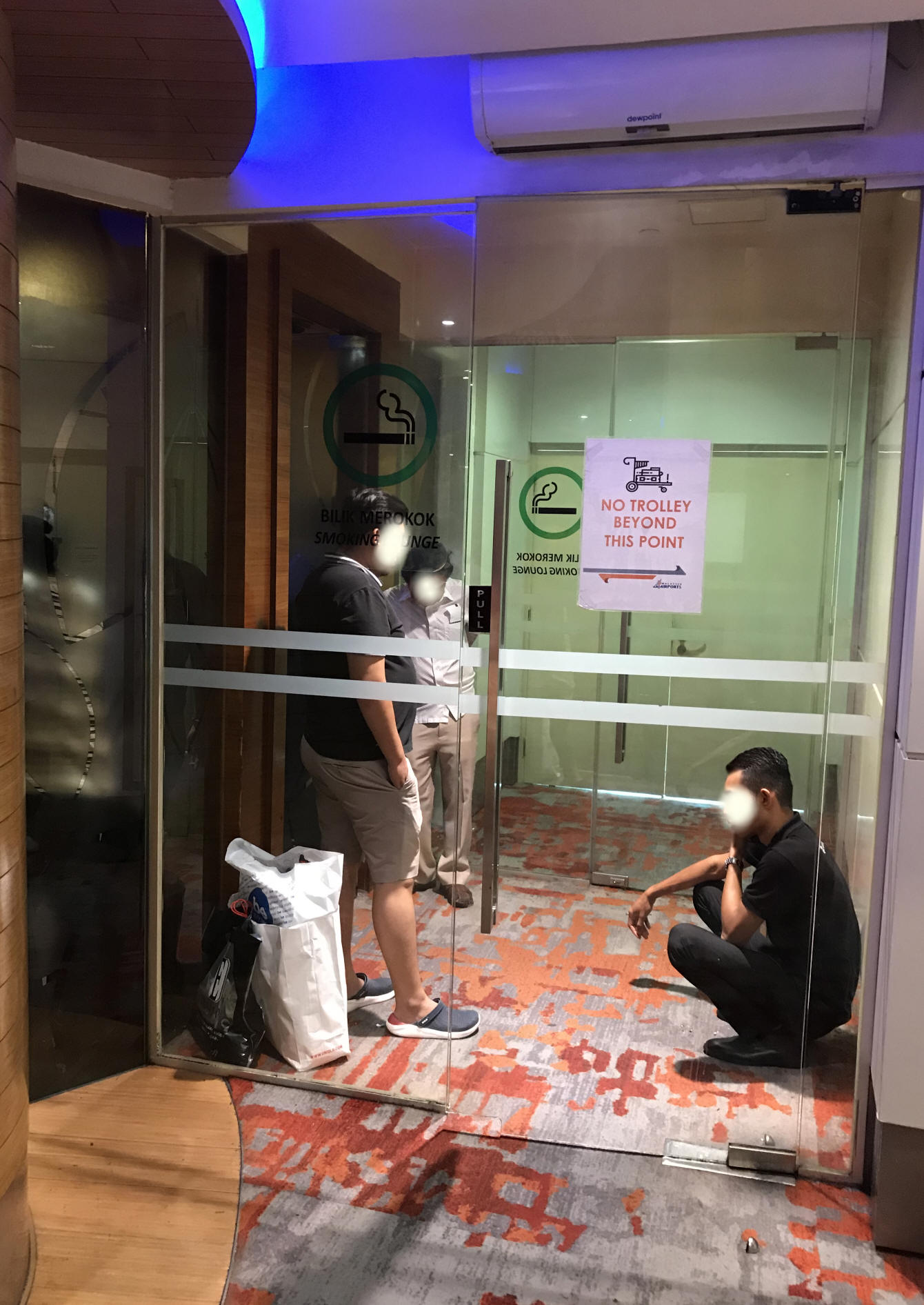 smoking piers KLIA2 area door
