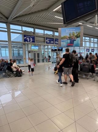 Leipzig Halle airport smoking