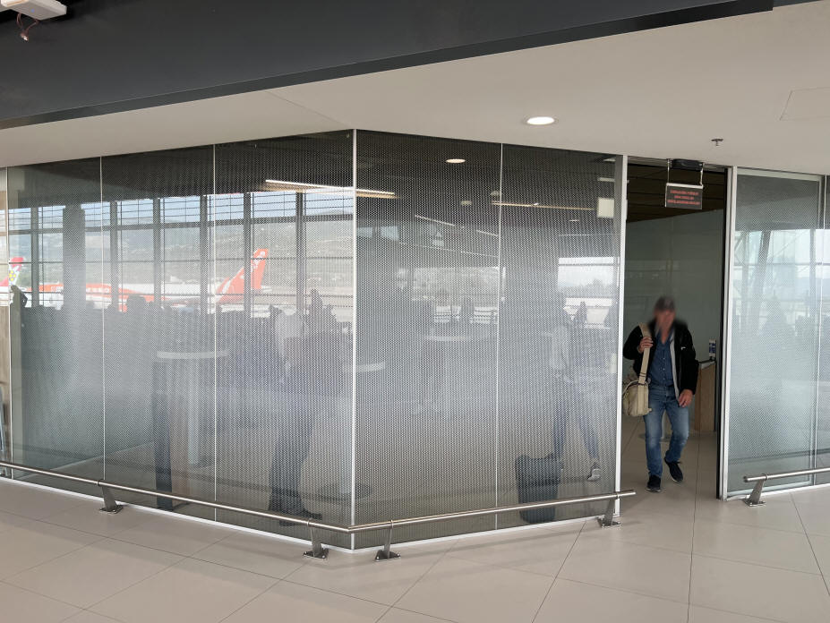 Split smoking area