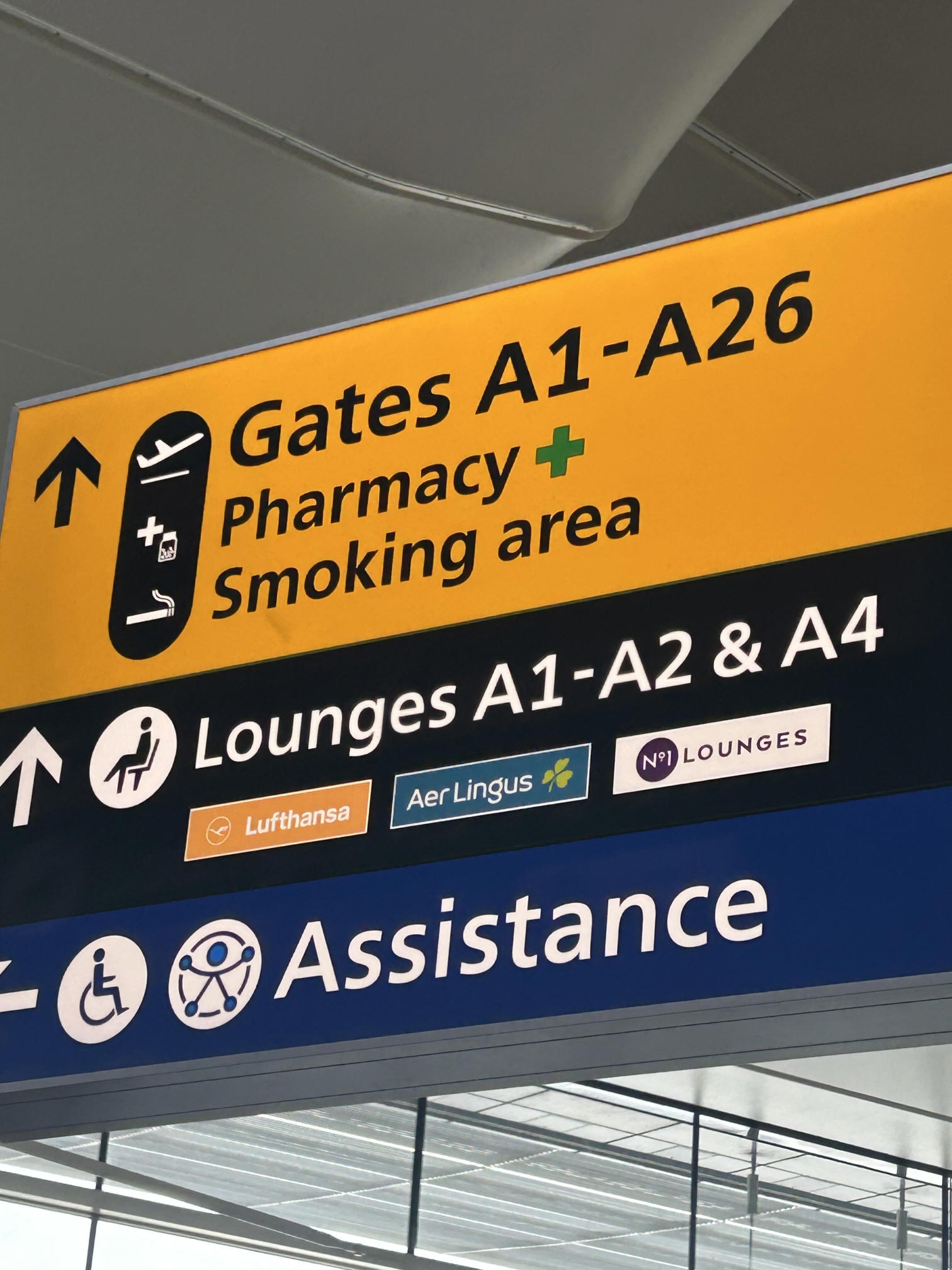 Terminal 2 smoking area near Gate A1